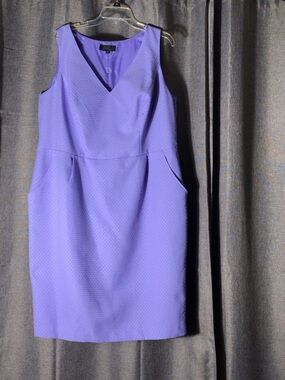 V-Neck Textured Midi Dress in Lavender